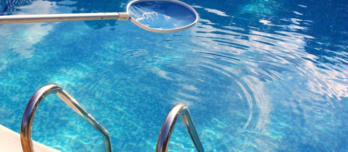 Installation of a steel pool