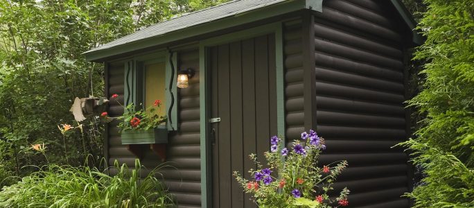 Build a garden house