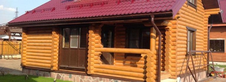 Construction of a log cabin