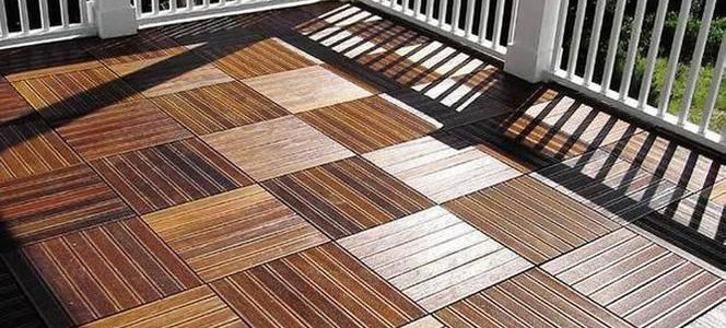 Construction of a wooden platform