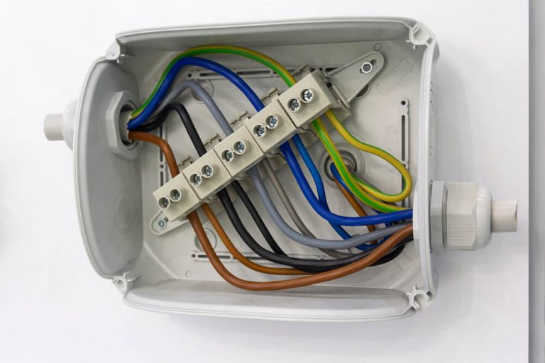 Junction box connection