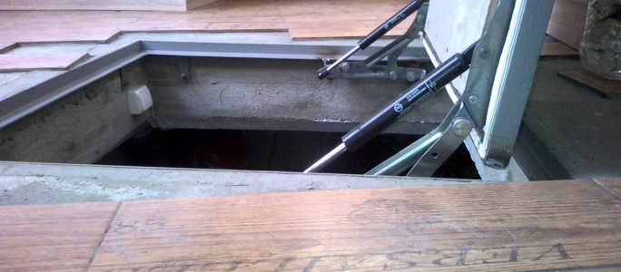 Installing the door on the basement